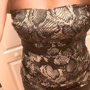 Express strapless top